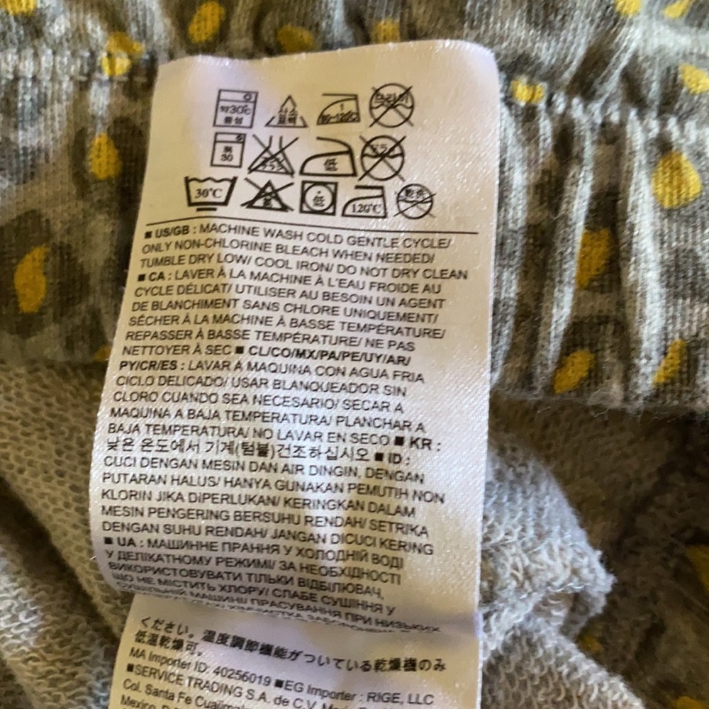 Gap Kids girl’s yellow, gray leopard shirt size S like new - Picture 6 of 7